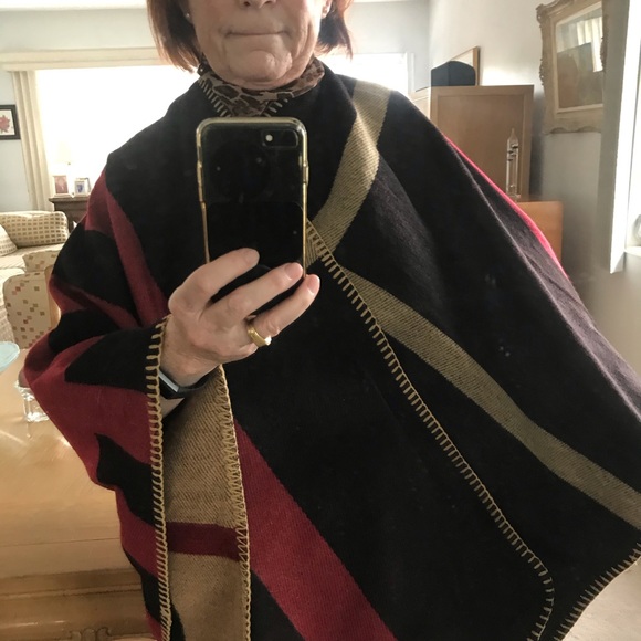 Wool Reversible Wrap - Picture 4 of 5